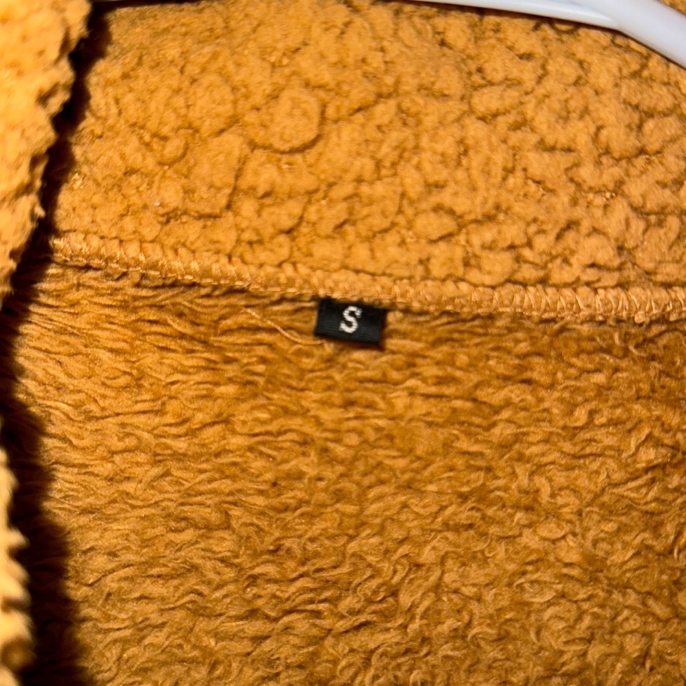 Amazon Fleece Jacket - Picture 3 of 4